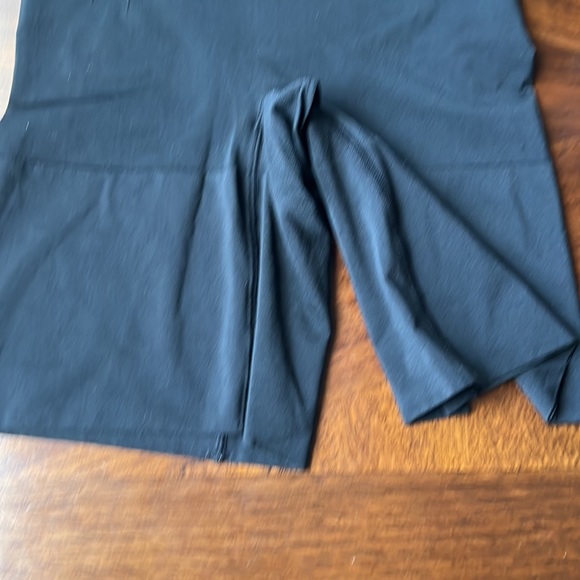 SPANX ONCORE HIGH WAIST MID-THIGH SHORT - Picture 4 of 14